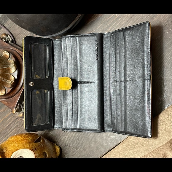 Trendy yellow wallet - Picture 5 of 5